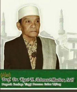 Kiai Ahmad Mudlor Tak Canggung Cangkruk dengan Santri