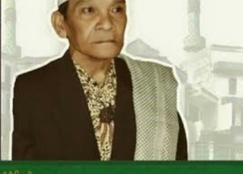 Kiai Ahmad Mudlor Tak Canggung Cangkruk dengan Santri
