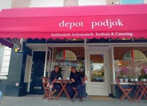 Mbok-mbok Pembantu Sebagai Jembatan Kebudayaan Antar Bangsa