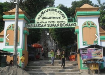 Pasujudan Sunan Bonang Lasem Tangga Menuju Langit