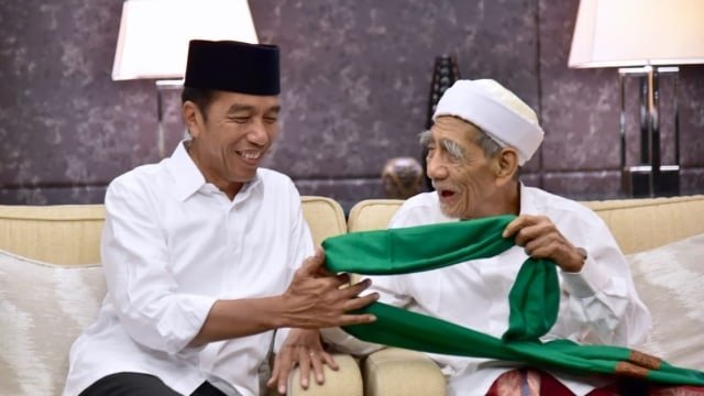 mbah moen dan bangsa indonesia