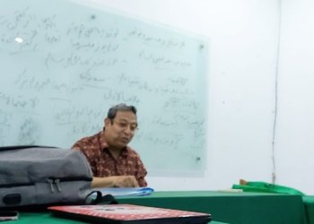Belajar dari KH Said Agil Husein Munawwar: Kisah Khidmah Murid kepada Guru
