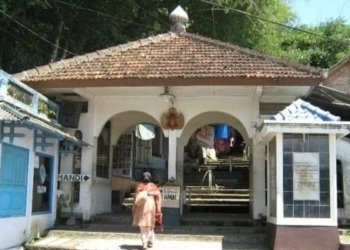 Buka Puasa Bersama Supir Bus