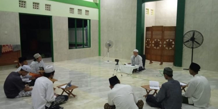 Metode Mutolaah Kitab; dari Abuya Sayyid Muhammad, Abuya Sayyid Abbas hingga Syaikhina Gus Baha