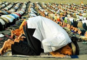 Sujud: Berbisik di Bumi, Menggema di Langit