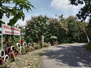 Wisata Krangkeng dan Para Dedemit yang Beradaptasi