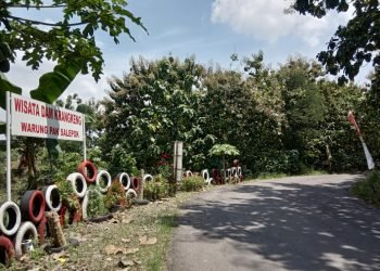 Wisata Krangkeng dan Para Dedemit yang Beradaptasi