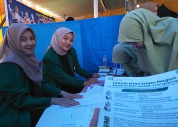 Stan UIN Tulungagung di EduFair Kabupaten Tuban Ramai Dikunjungi Siswa