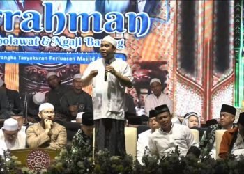 Gus Reza dalam acara Ar Rahman Bersholawat dan Ngaji