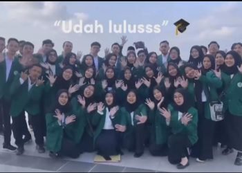 Teruntuk Mahasiswa yang Jungkir Balik Saat Skripsian dan Tersenyum Saat Wisudaa