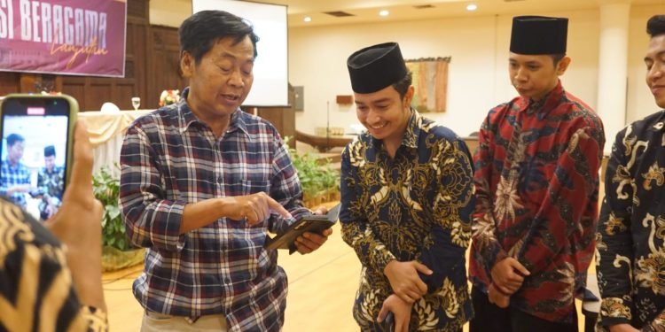 Rektor UIN SATU memberikan wawasan keislaman melalui kepada generasi muda melalui media sosial