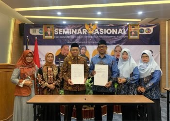 Jalin Kerja Sama, KPI UIN SATU Tulungagung dan UIN Antasari Banjarmasin Tanda Tangani MoU dan Adakan Seminar Nasional