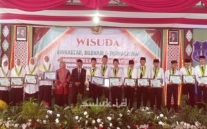 Wisuda Pondok, MTs, MA Seblak Jombang: Pesantren, Candradimuka Santri Wujudkan Mimpi