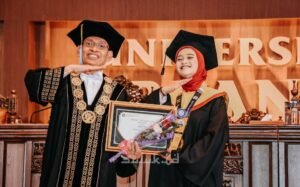 Jinan, Alumni KPI UIN SATU Tulungagung Raih Wisudawan Terbaik Pascasarjana Universitas Airlangga