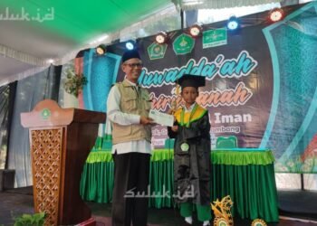 LAZISNU Grogol Salurkan Beasiswa Prestasi bagi Pelajar Jenjang Dasar