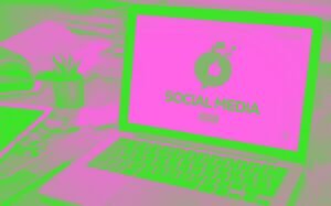 Mengawal Informasi Demonstrasi di Platform