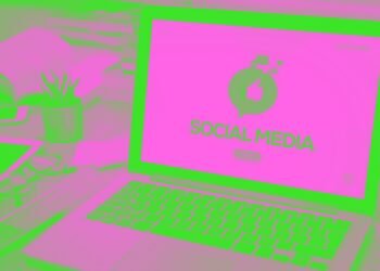 Mengawal Informasi Demonstrasi di Platform