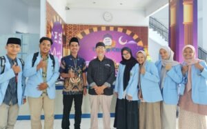 Optimalkan Potensi Pesantren di Media, Prodi KPI UIT PPL di Jawa Pos Radar Kediri