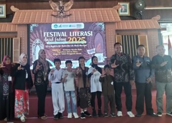 Bupati Nganjuk Hadiri Lomba Baca Puisi SD: “Semangat Tak Bisa Dibeli!”