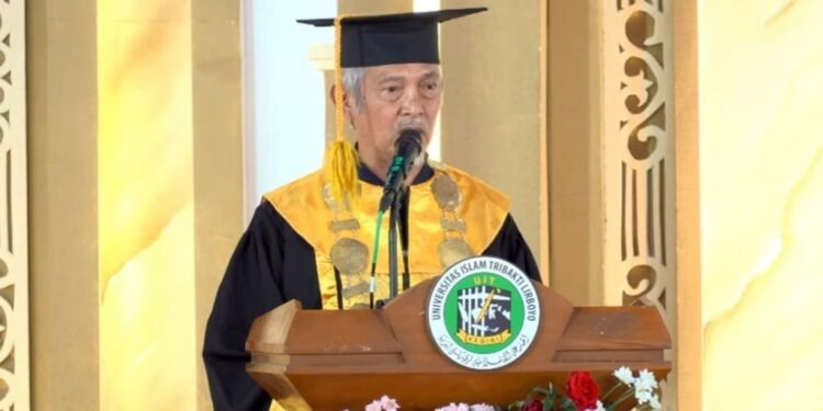 UIT Lirboyo Kediri Mewisuda 743 Mahasiswa, KH. Kafabihi Mahrus: Orang Diterima Masyarakat Dengan Akhlakul Karimah