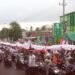 Bendera Raksasa Diarak dalam Kirab Menuju Pesantren Tebuireng