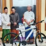 Gelar Pengajian, Beri Sepeda ke Anak Yatim