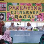 Bedah Buku “Parenting di Negara Gagal”, Kalis Mardiasih Ajak Orang Tua Tetap Waras